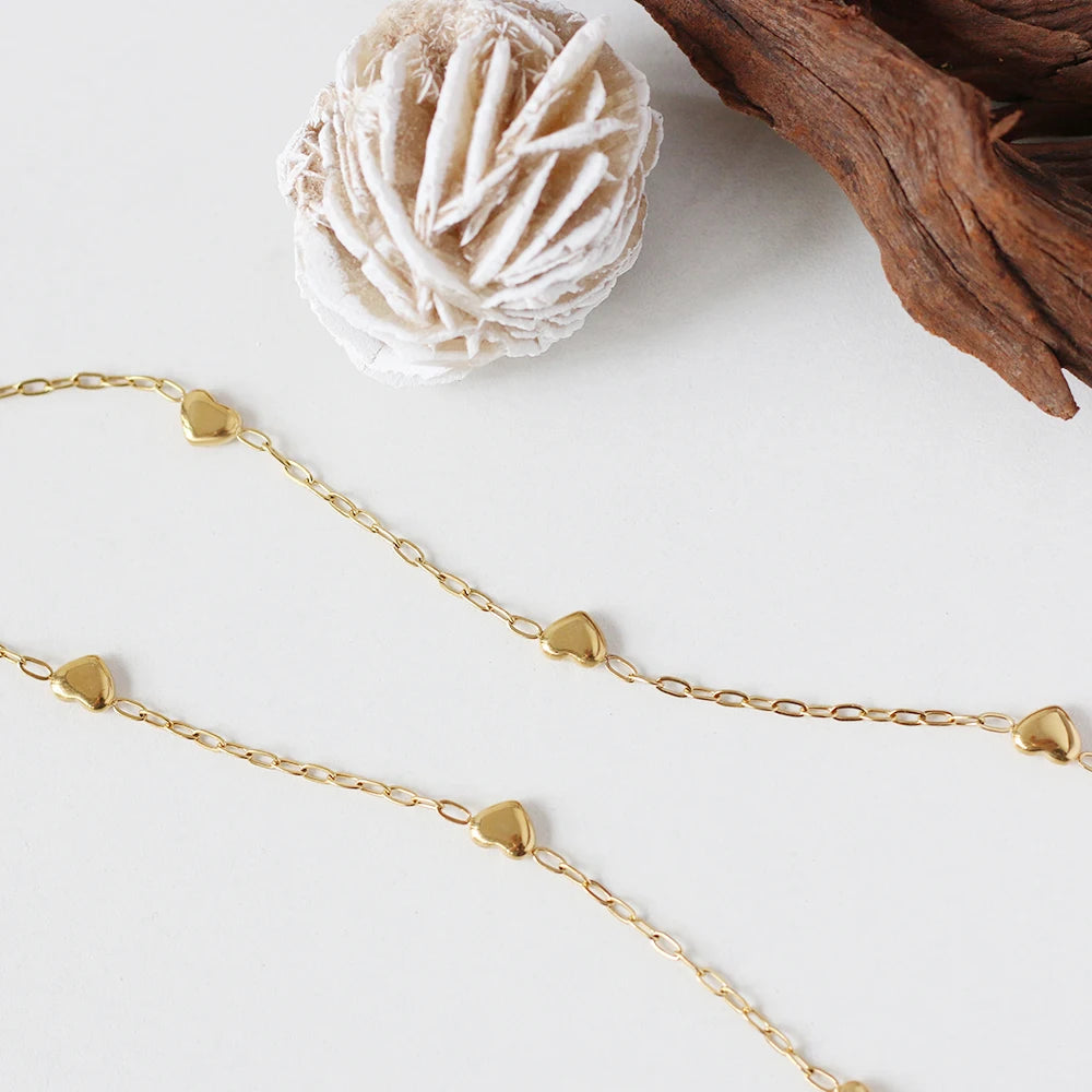 Vintage 18K Seven Love Heart Chain Necklace