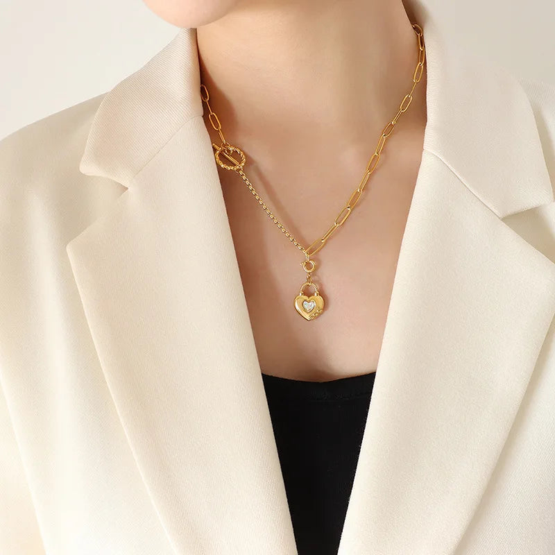 18K Vintage Thick Chain OT Buckle Love Peach Heart Crystal Stone Pendant