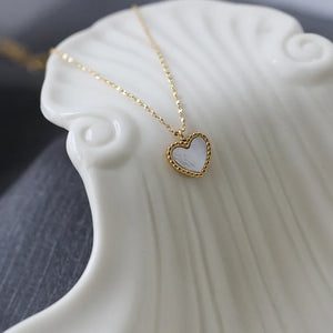 18K Grey Shell Gypsophila Clavicle Chain Necklace Pendant
