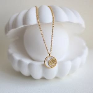 18k Rose Flower Shell Fritillary Round Clavicle Necklace Pendants Choker
