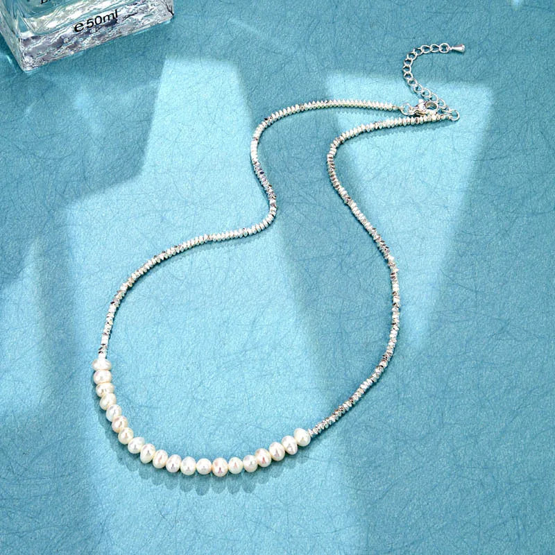 Beaded Pearl Choker Necklace for a Touch of Elegance