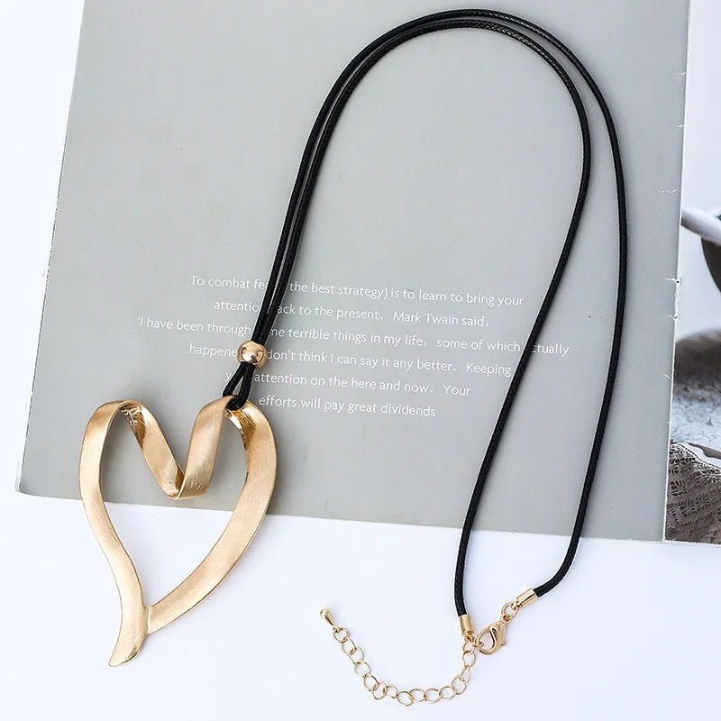 Abstract Heart Pendant Necklace Vintage Rope Chain Jewelry