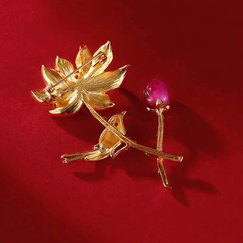 Vintage Enamel Porcelain Pearl Ladies Brooch