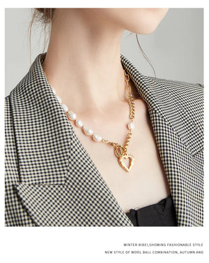 Angel Wings Hollow Heart Necklace Baroque Pearl Clavicle Chain