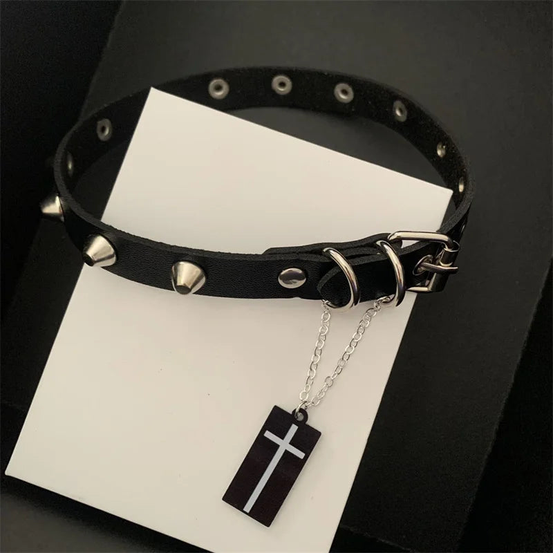 Tokyo Revengers Hinata Tachibana Necklace Four Leaf Clover Pendant Choker