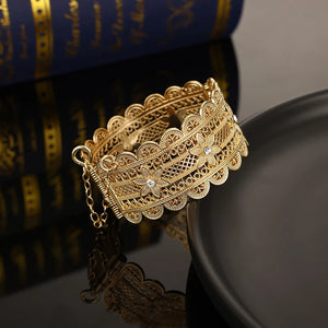 Arabian Style Women's Metal Bracelet - Noble Hollow Flower Carving