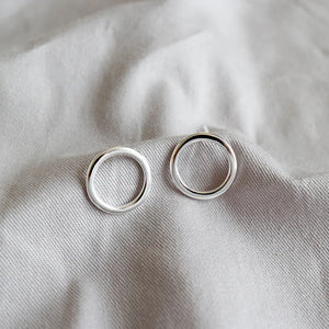 925 Sterling Silver Round Stud Earrings Minimalist Circle Earrings