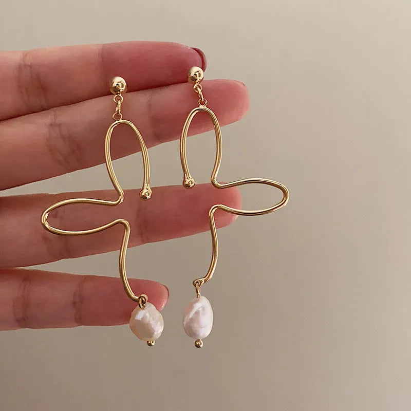 Asymmetry Pearl Earrings European American Style Stud Earrings