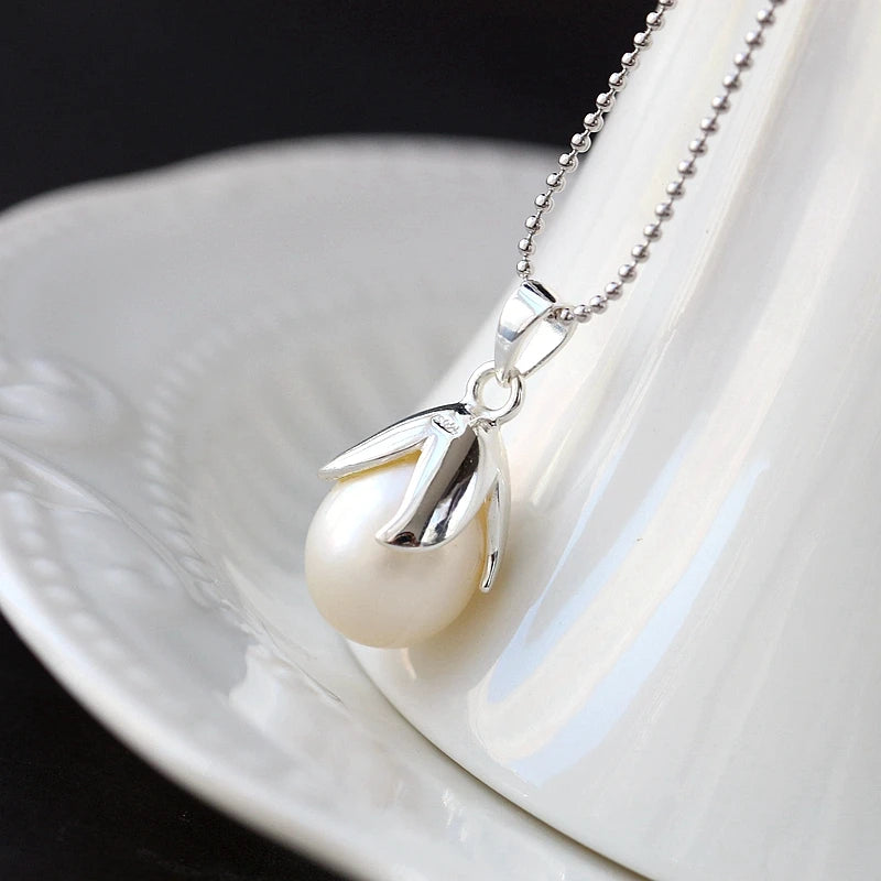 925 Silver Pendant with Natural Freshwater Pearl Inlay