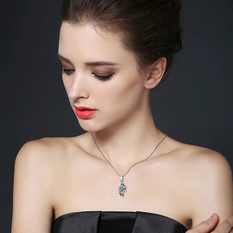 [BLACK AWN] Vintage Leaf Row Spinel Stone Necklaces Pendants