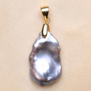 Baroque Silver Pendant Necklace with Gray Pearl