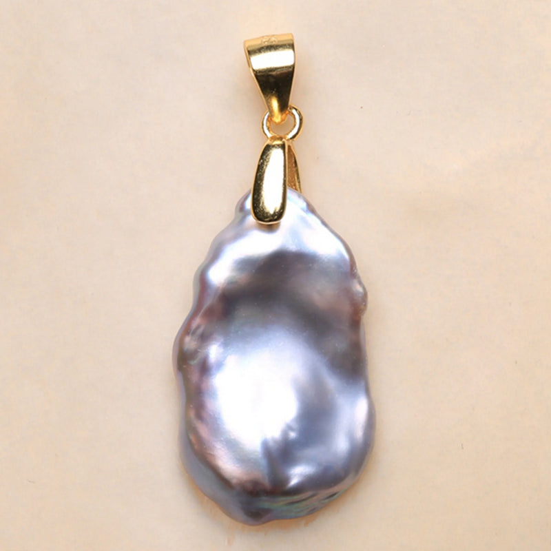 Baroque Silver Pendant Necklace with Gray Pearl