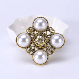 Baroque Pearl Lady Brooch Wedding Party Pin Gift Office Dress Accessory