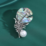 Beaut&Berry Shell Brooch Natural Freshwater Pearl Feather Brooch