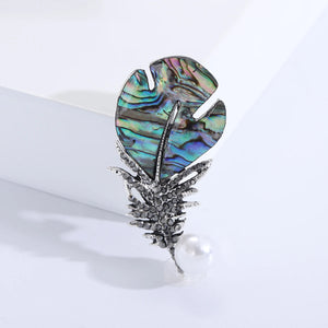 Beaut&Berry Shell Brooch Natural Freshwater Pearl Feather Brooch