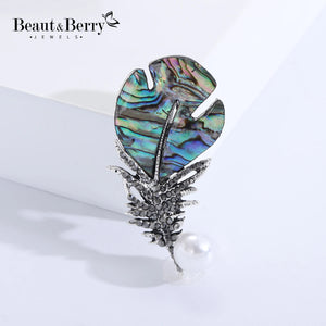 Beaut&Berry Shell Brooch Natural Freshwater Pearl Feather Brooch