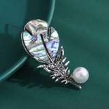 Beaut&Berry Shell Brooch Natural Freshwater Pearl Feather Brooch