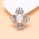Beaut&Berry Pearl Palace Style Brooches For Women Lady
