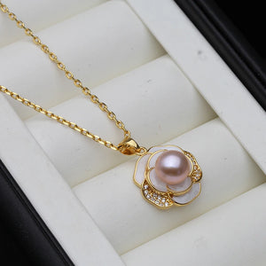 Freshwater Pearl Necklace, Cute Pendant with Mother of Pearl