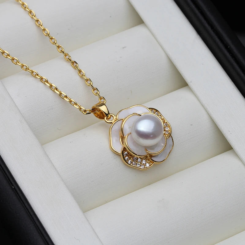 Freshwater Pearl Necklace, Cute Pendant with Mother of Pearl