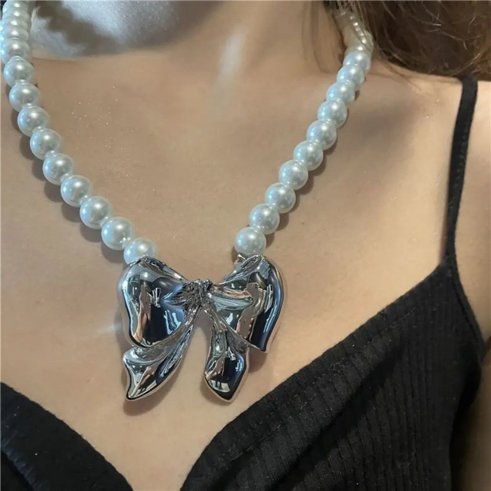 Vintage Charm Pearl Pendant Necklace for Women