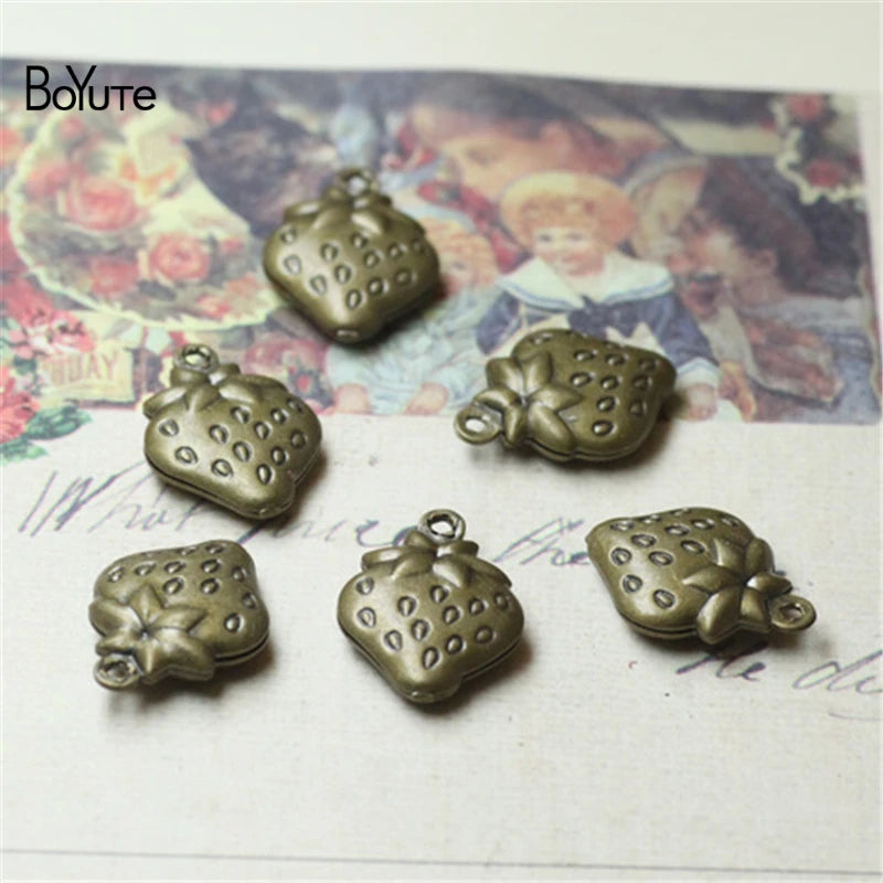 BoYuTe 100Pcs 15*11*4MM Metal Strawberry Pendant DIY Jewelry Accessories