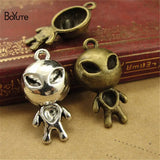 BoYuTe 16*30MM Alien Extraterrestrial Pendant Charms Lot