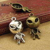 BoYuTe 16*30MM Alien Extraterrestrial Pendant Charms Lot