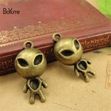 BoYuTe 16*30MM Alien Extraterrestrial Pendant Charms Lot
