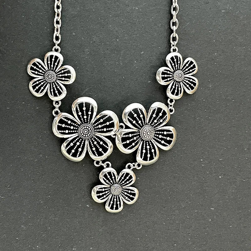 Patchwork Flowers Pendant Necklace Boho Vintage Choker