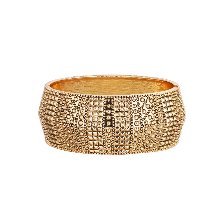 Boho Retro Metal Cuff Bangles For Women Big Bracelets Golden Tone Ethnic Jewelry