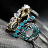 Resin Flower Bowknot Bangle in Silver Color