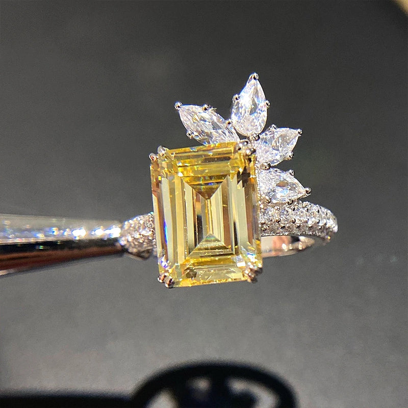 CAOSHI Stylish Finger Ring with Yellow Crystal