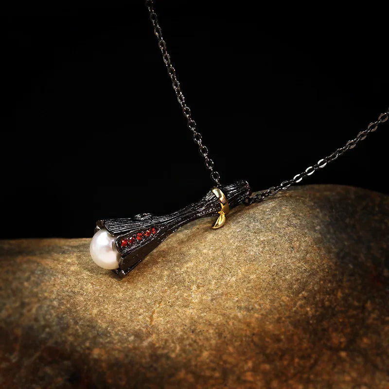 Retro Freshwater Pearl Pendant Necklace for Women