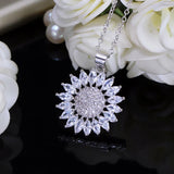 CWWZircons Green CZ Daisy Pendant Necklace for Women