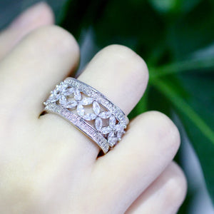 CWWZircons Hollow Out Big Round CZ Rings for Women Wedding Party R052