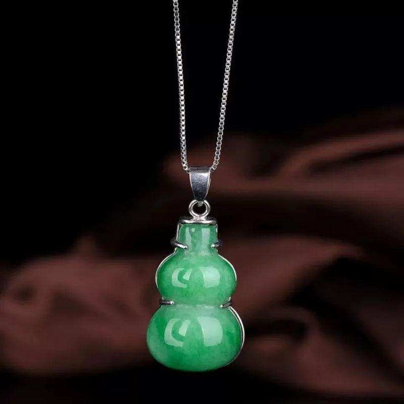 Green Jade Gourd Pendant Chinese Love Necklace Charm Jadeite