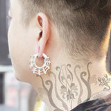 2PCS Spider Web Ear Hangers Halloween Ear Gauges