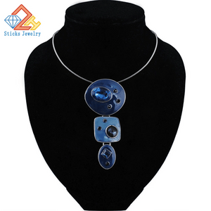 Enamel Sexy Pendant Charm Necklace with Rope Chain for Women