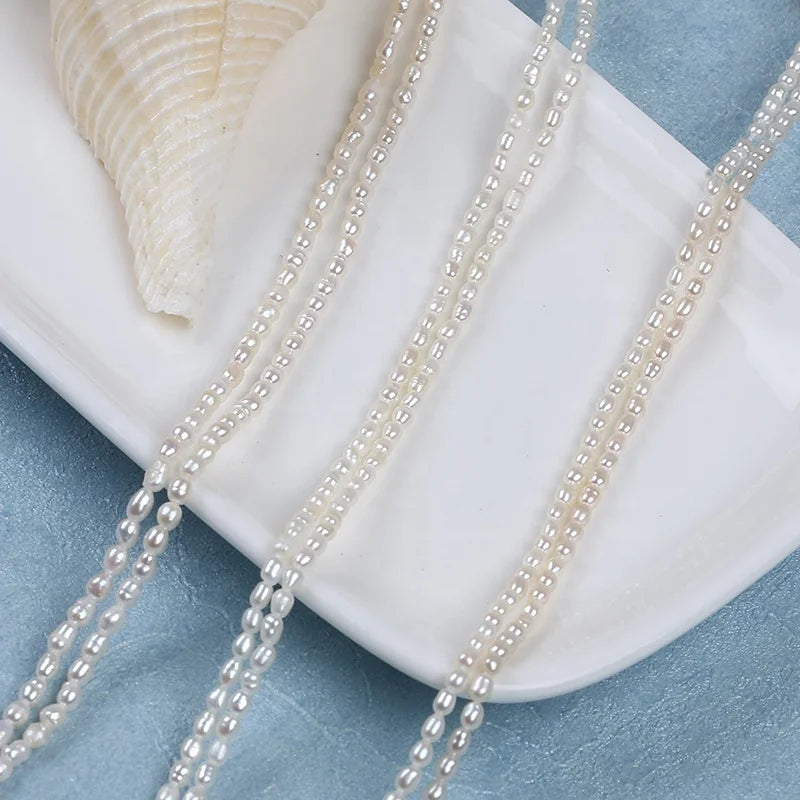 Tiny 2-2.5mm Freshwater Rice Strands