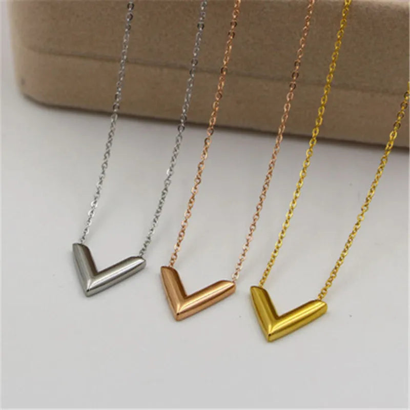 Rose Gold Short Triangle V Letter Pendant Necklace Women Choker K0022