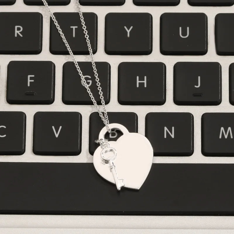 925 Silver Love Edge Enamel Key Necklace for Woman