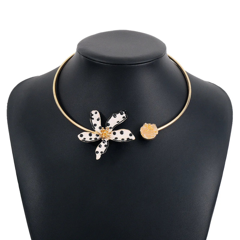 Crystal Flower Necklace Vintage Resin Charm Indian Jewelry