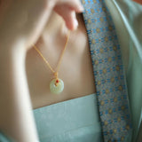 Vintage Hetian Jade Round Necklace Classic Chinese Pendant Jewelry