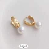 14K Color-Preserving Rhombus Pearl Earrings
