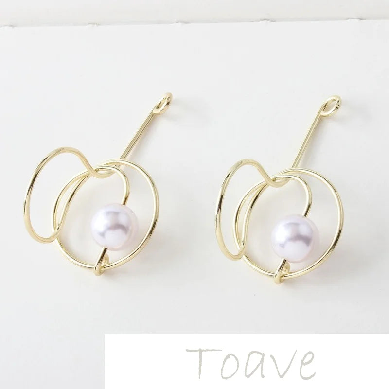 Zinc Alloy Irregular S Line Pearl Earring Pendant Electroplating in Europe