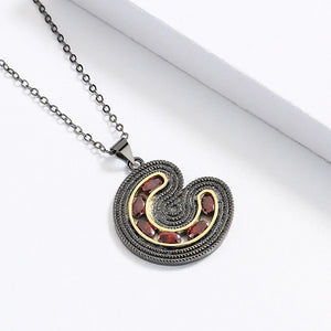 Small Fragrance Double C Pendant Clavicle Chain Necklace