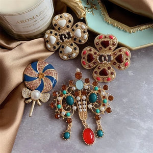 Vintage Palace Antique Rhinestone Brooch Ladies Corsage