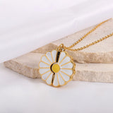 Personalized Daisy Enamel Pendant Name Necklace
