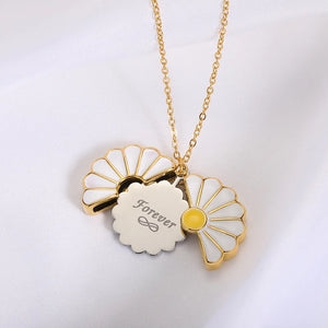 Personalized Daisy Enamel Pendant Name Necklace